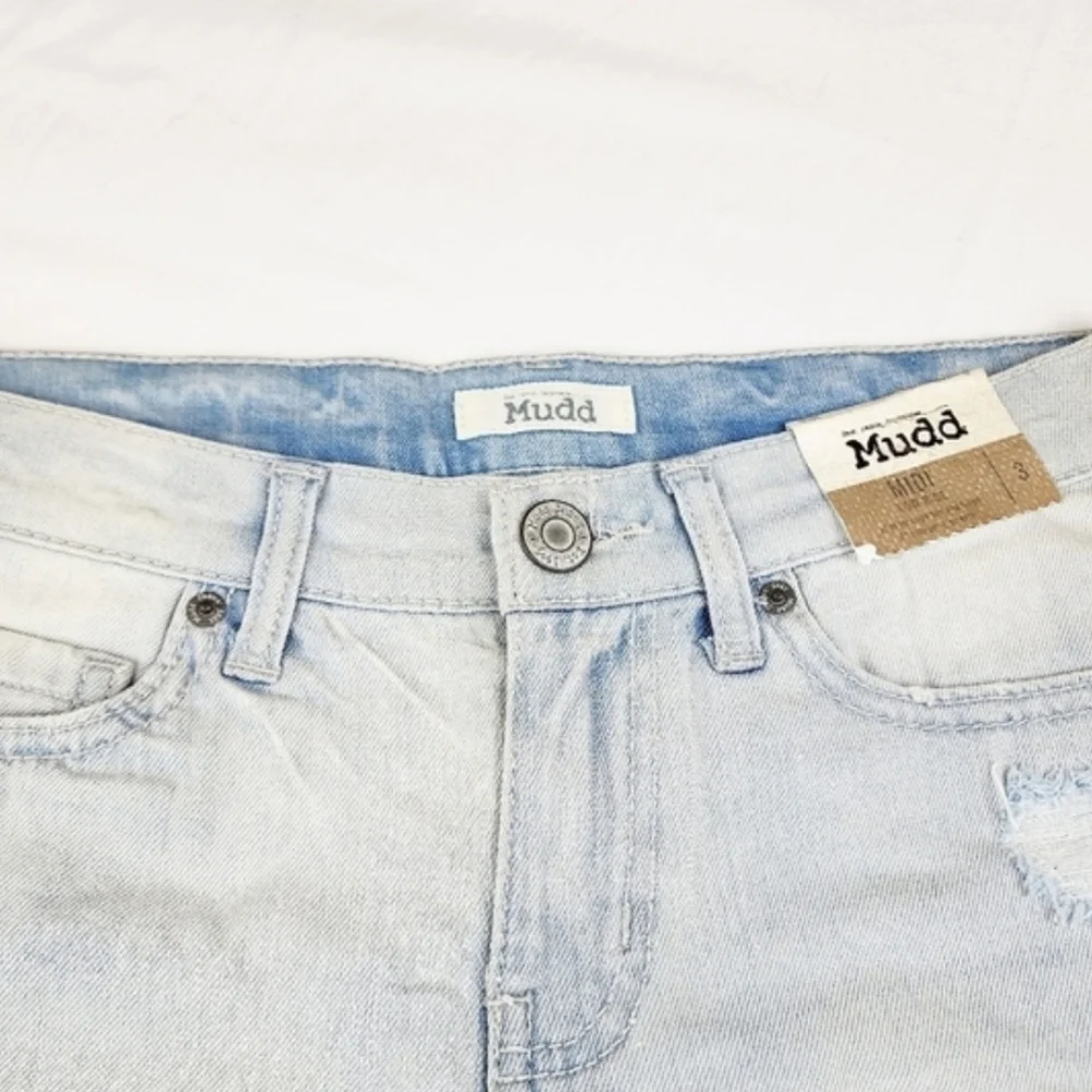 MUDD distressed raw hem jeans shorts